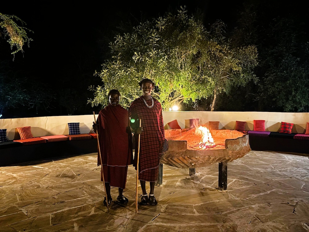 Africa Safari Camp 10/50
