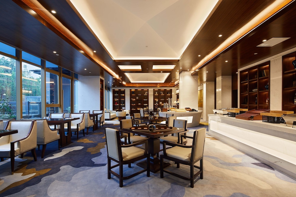 Fu Rong Ge Hotel 40/50