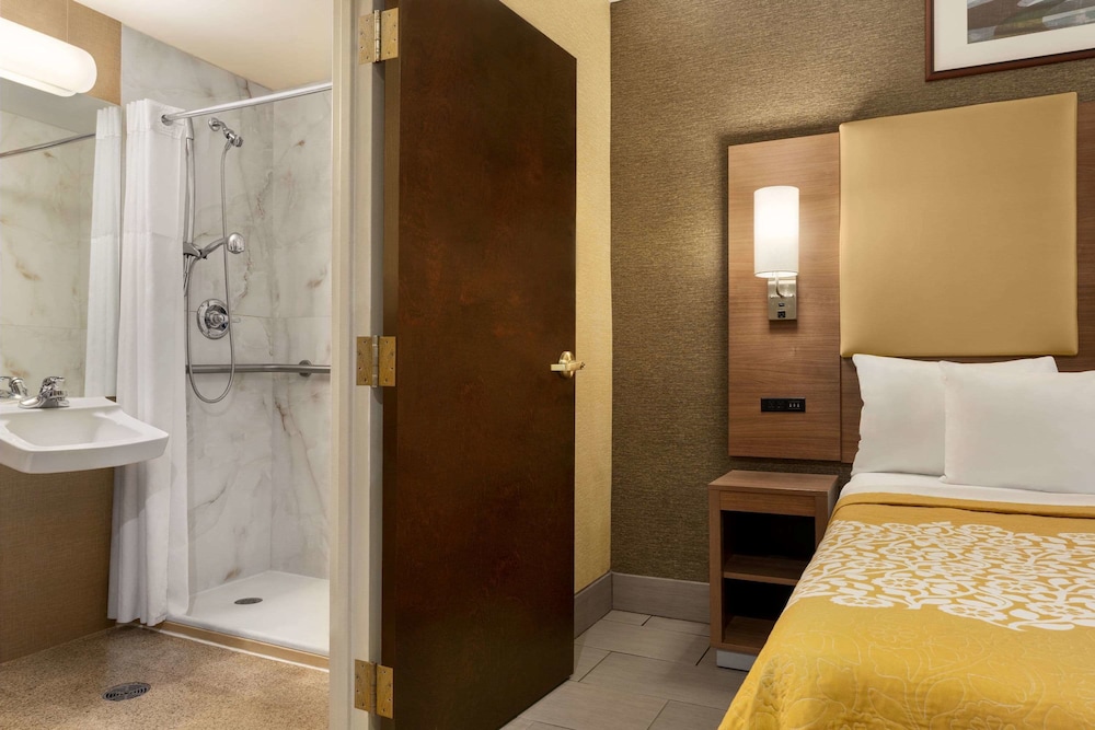 Days Inn by Wyndham Brooklyn 18/40