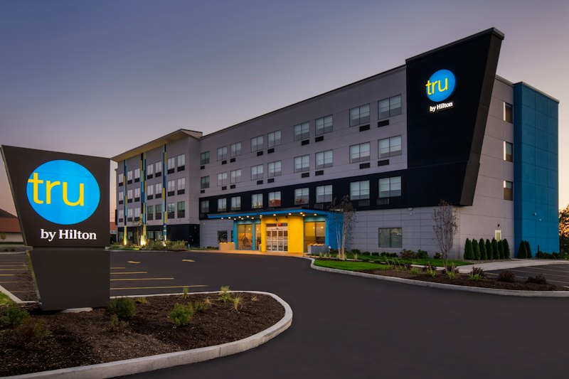 Tru by Hilton Merrillville 4/32
