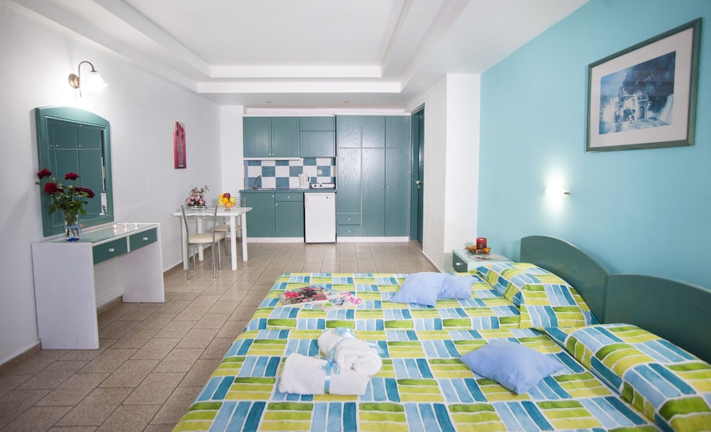 THEONI APARTMENTS 9/63
