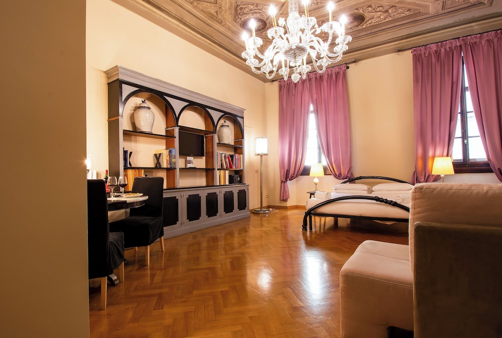 N4u Guest House 35/50