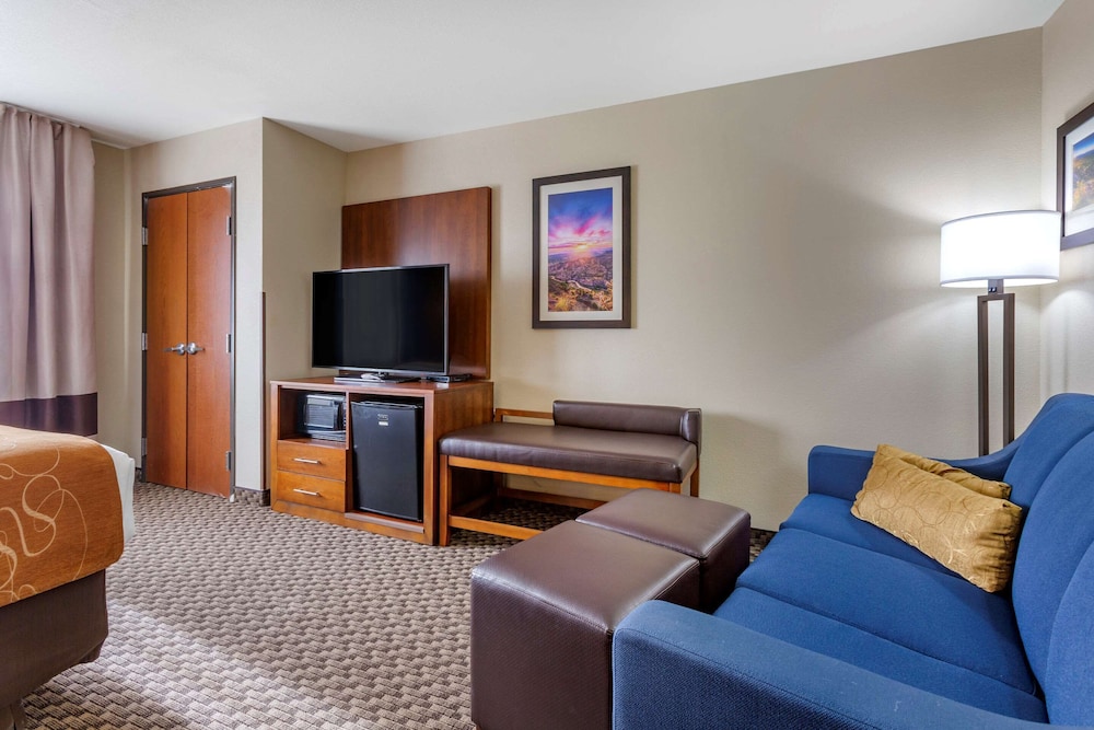 Comfort Suites Hobbs 30/46