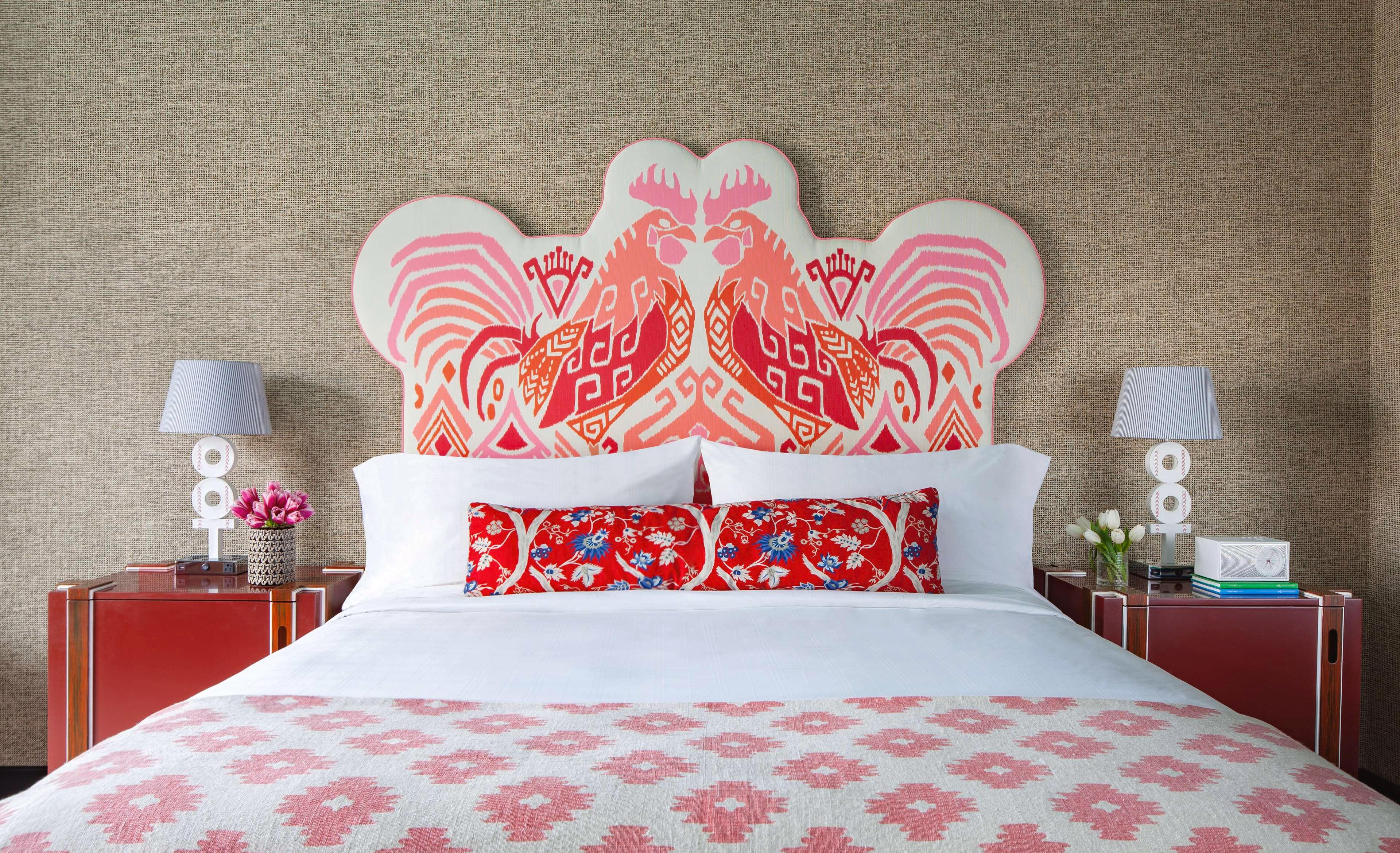 GRADUATE, SUITE, KING BED, BALCONY