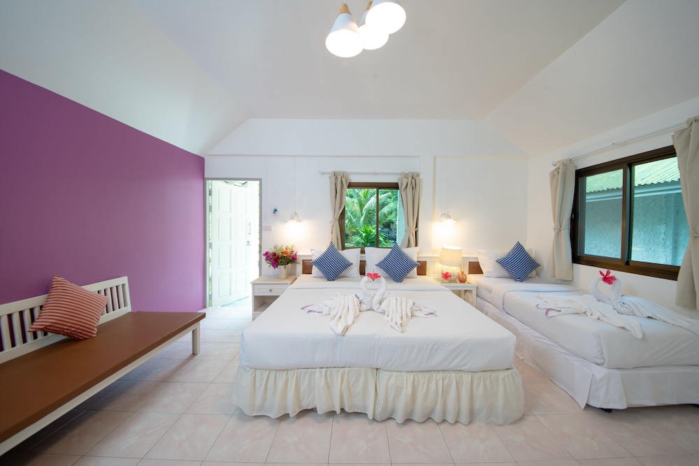 Bay Beach Resort 11/50