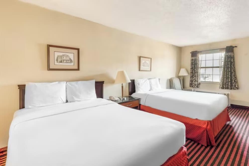 غرفة بريميوم بسريرين كوين، Rodeway Inn & Suites Jefferson 2/5