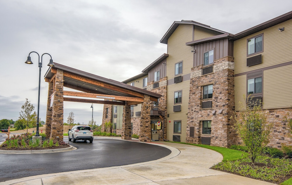 My Place Hotels-Chicago West/North Aurora, IL 40/44