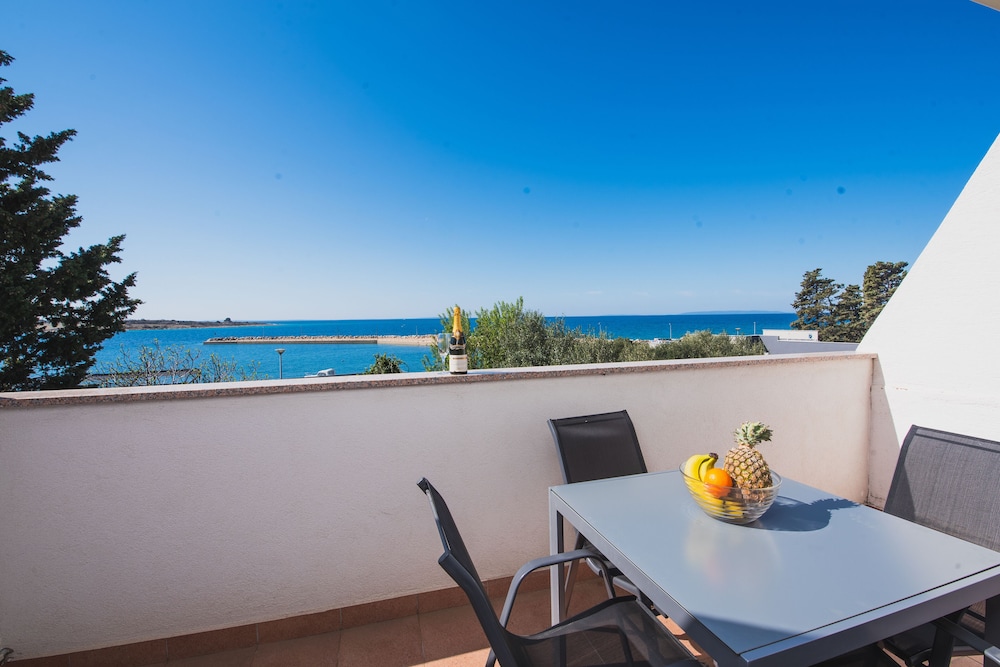 Apartments By The Sea Semy 23/38
