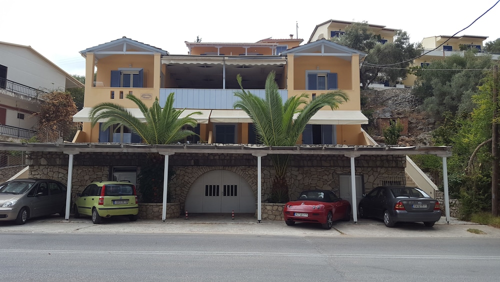 Ionio Hotel 62/74