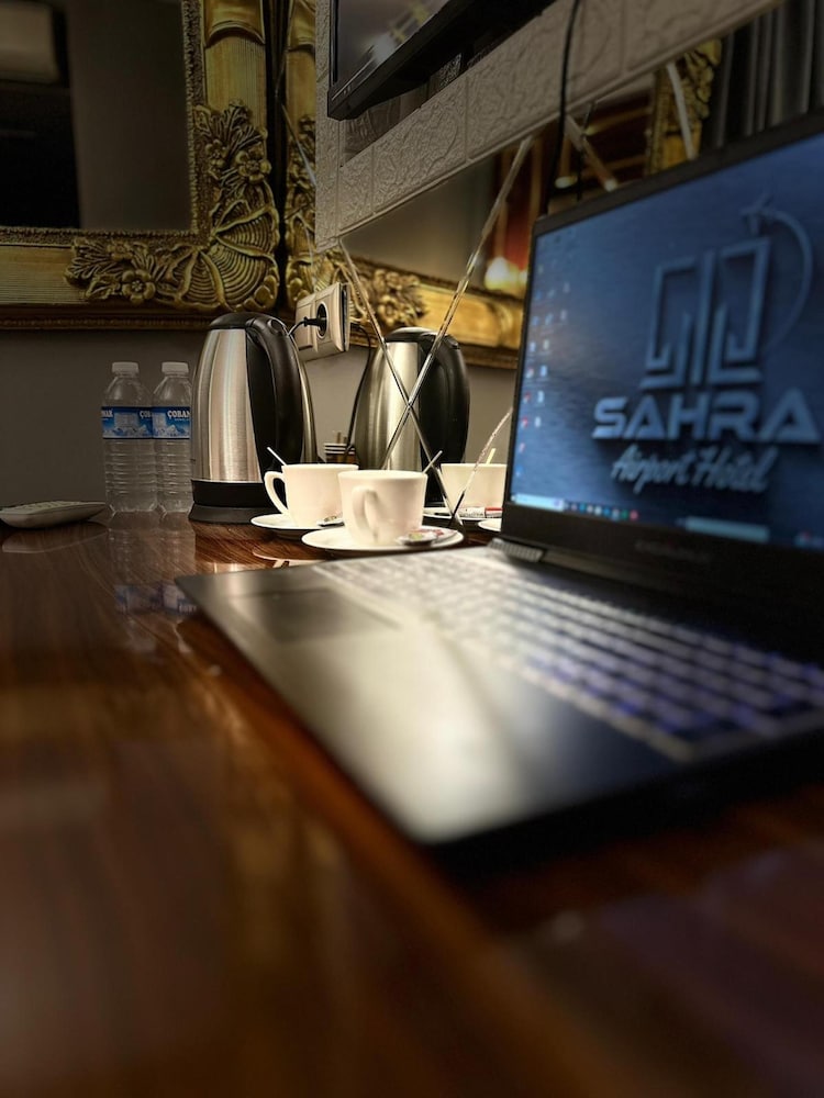 Sahra Airport Hotel 44/56