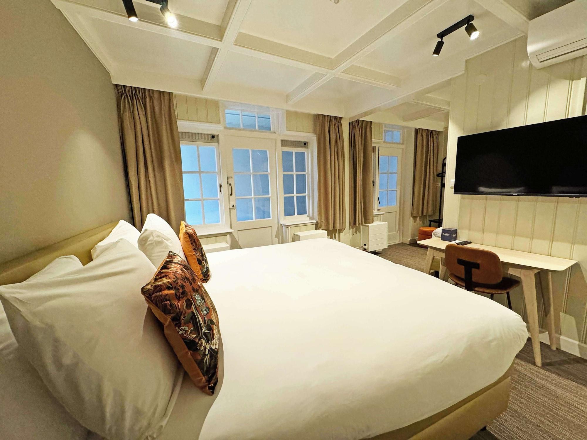 Standard, Multiple Beds