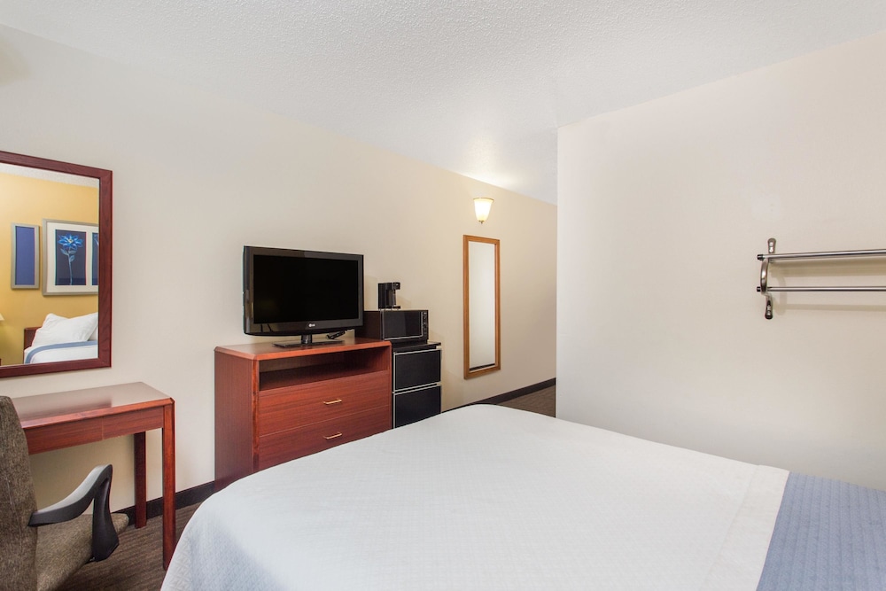Days Inn By Wyndham Austin 25/44