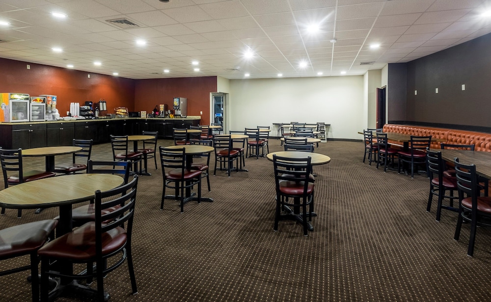 Days Inn by Wyndham Williamsport 31/35