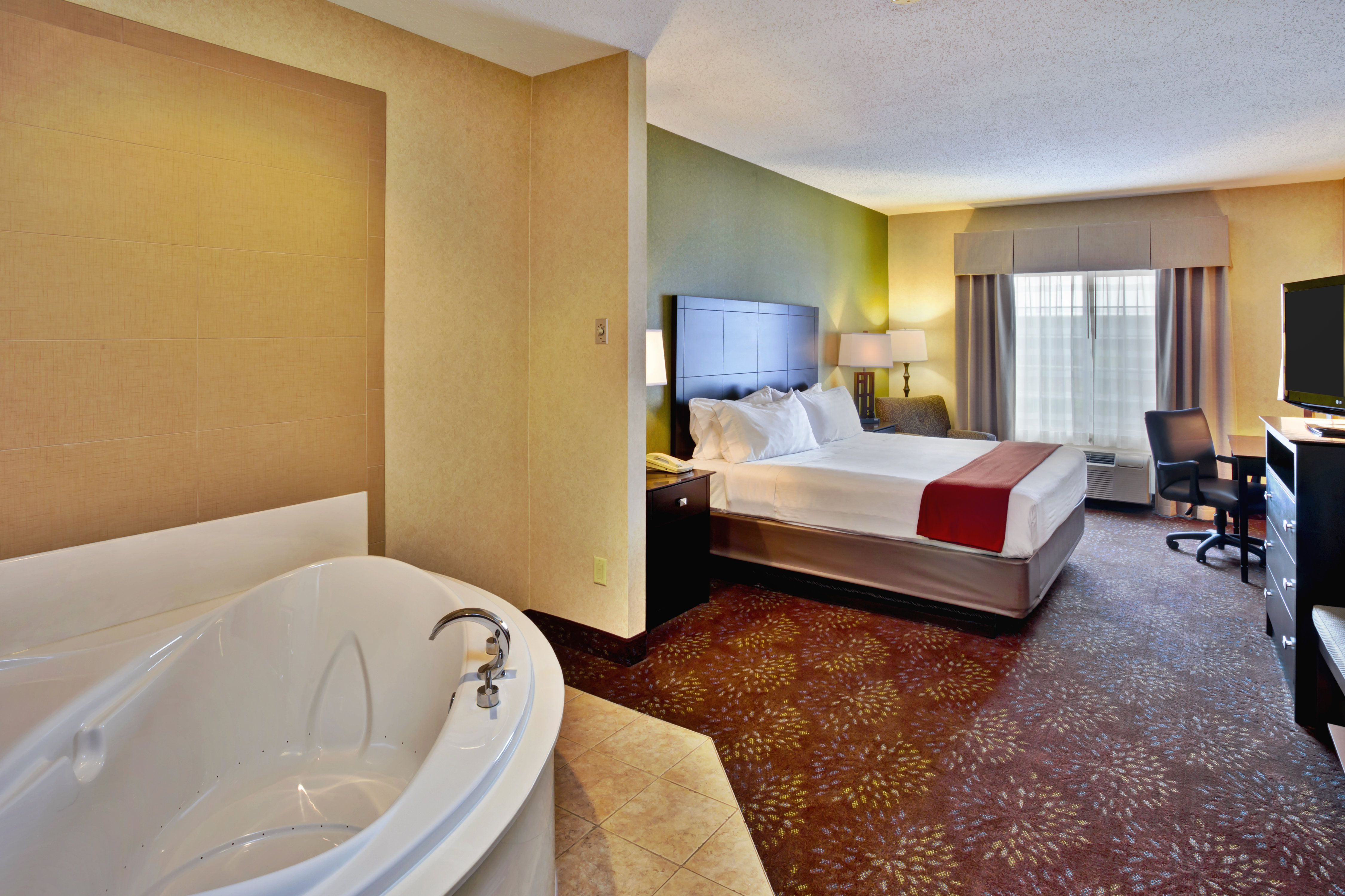 Holiday Inn Express Hotel Suites Woodhaven 57/59
