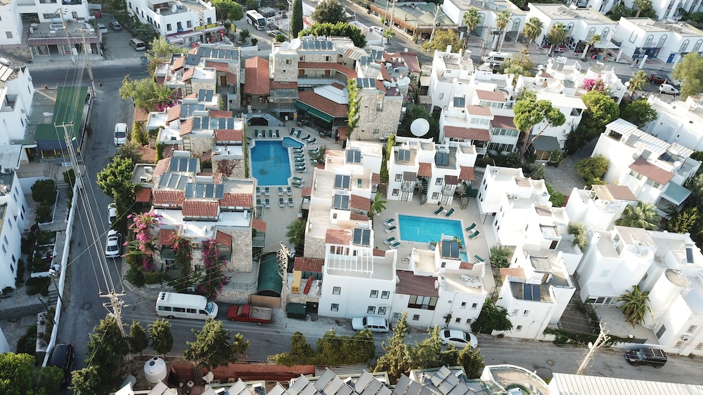 Green House Apartments 5/75