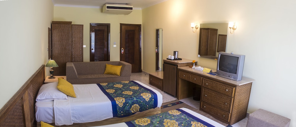 Lotus Bay Resort 10/43