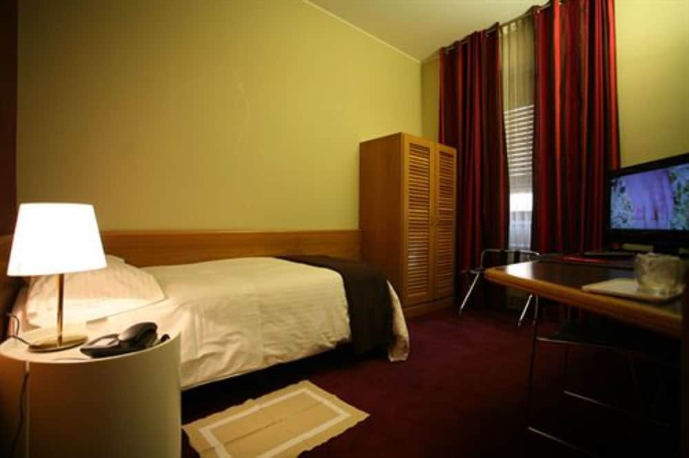Club Hotel Milan 24/55