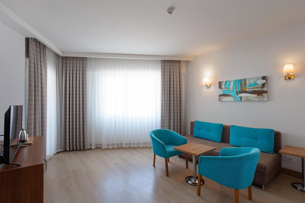 Grand Park Lara Hotel 30/50
