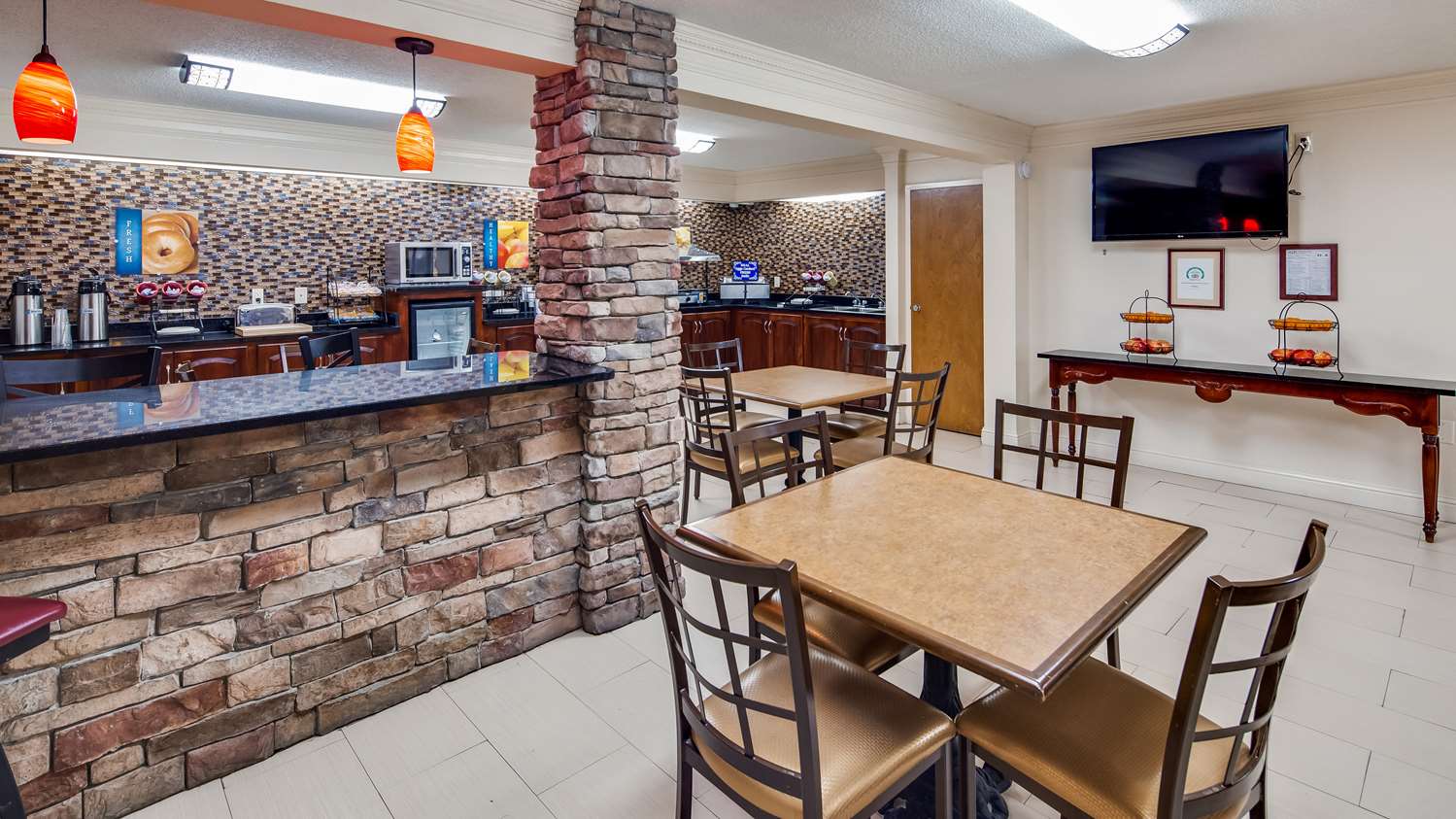 Best Western Inn and Suites of Macon 8/11