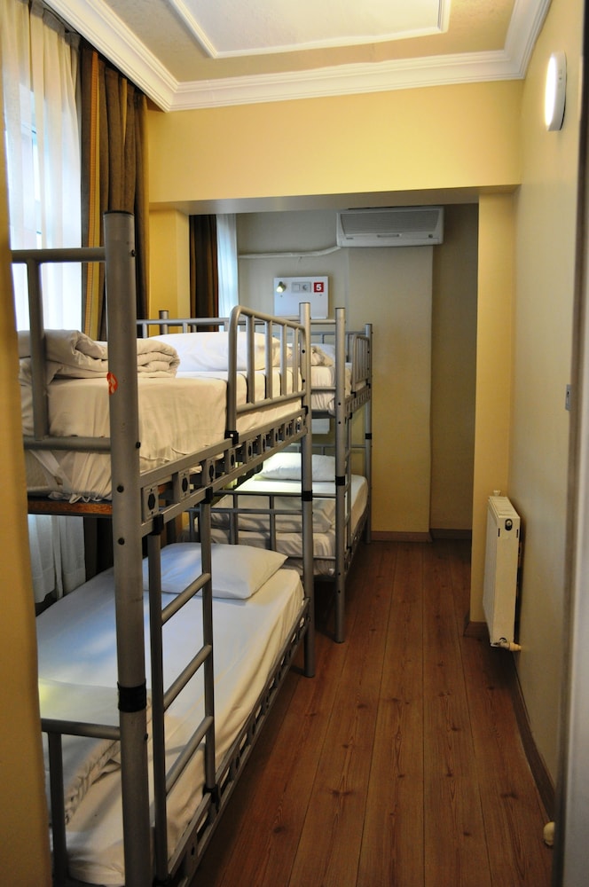 Antique Hostel 19/50