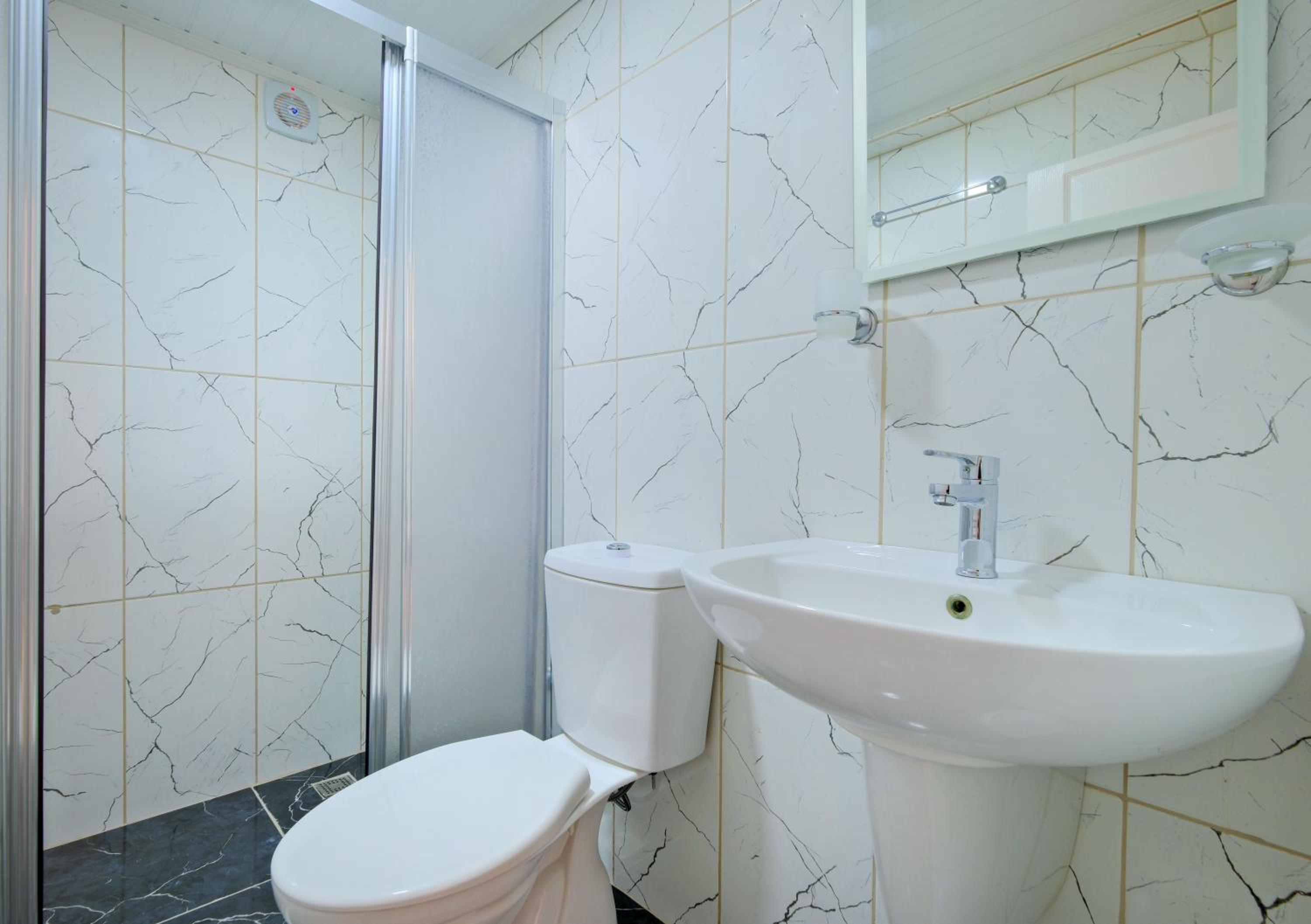 2 Bedrooms, Basement, Apartment, No Balcony، Gold Lion Hotel 2/4
