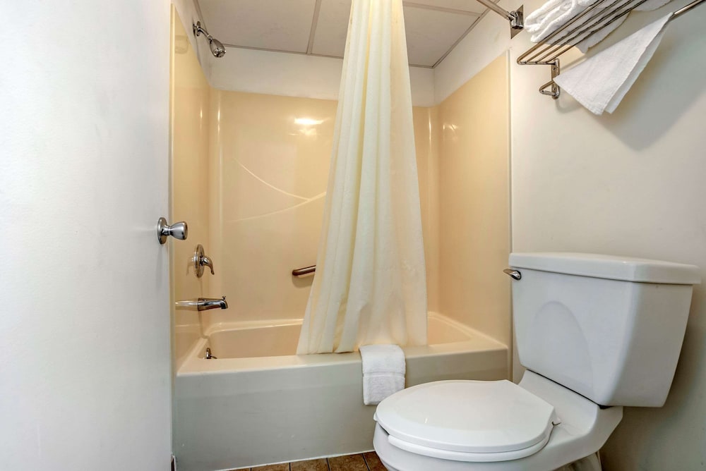 Econo Lodge Easton 23/61