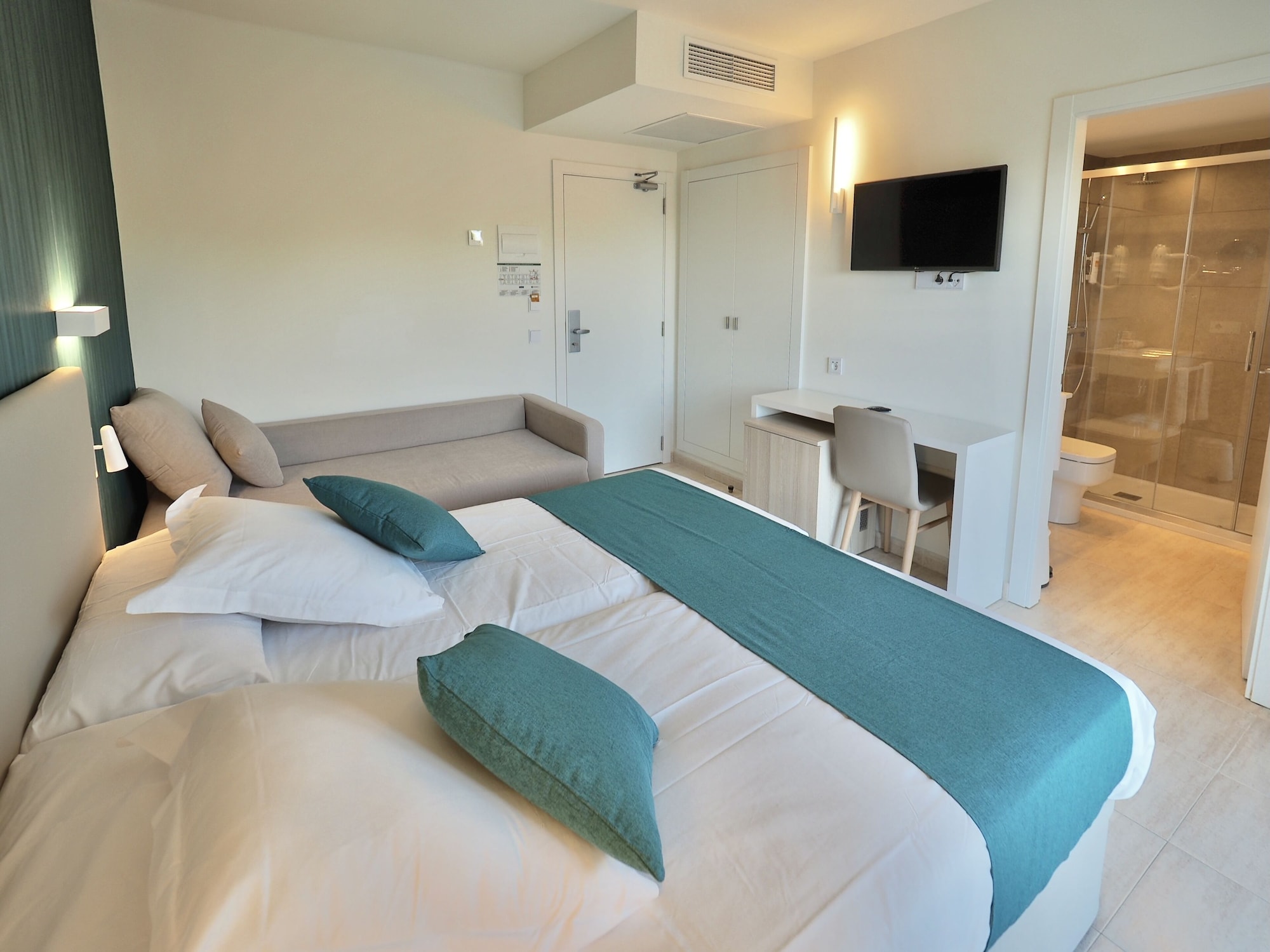 ROOM, DOUBLE BED, POOL VIEW, BALCONY
