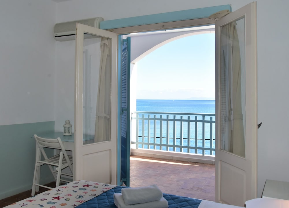 ALEA MARE HOTEL 40/67