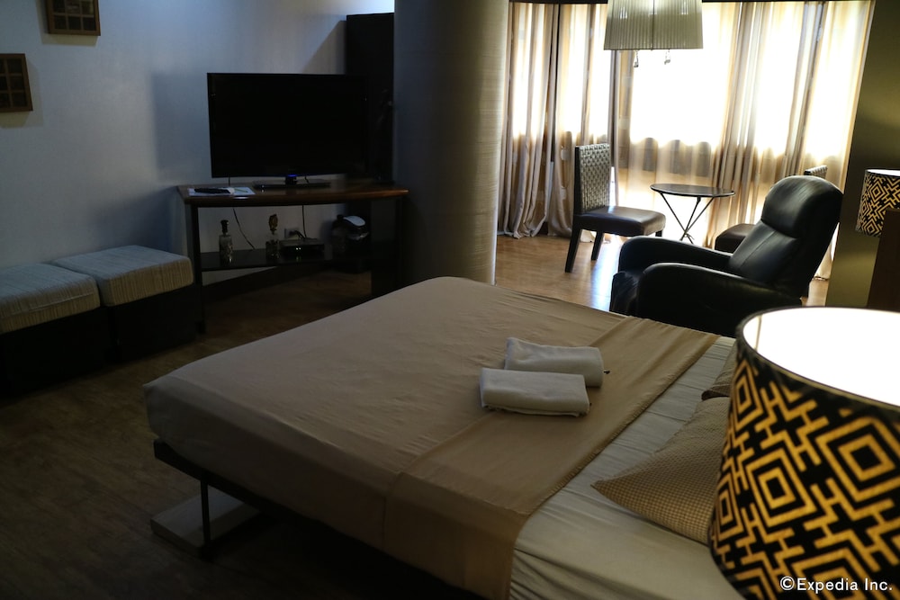 Urban Inn Iloilo 53/65