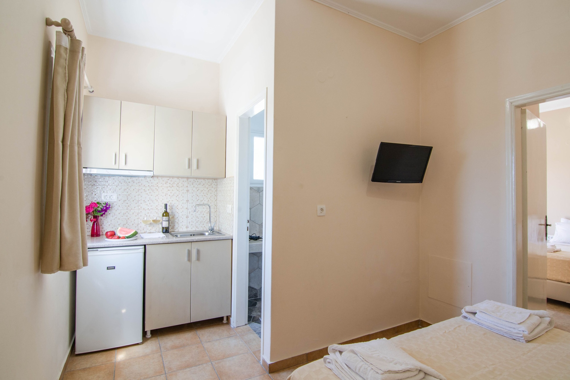 1 Bedroom, Apartment, Twin Beds, Queen Bed, Sofa, Phevos Villa 7/9