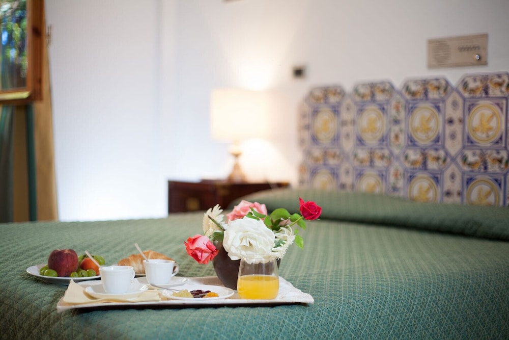 Grand Hotel De Rose 38/65