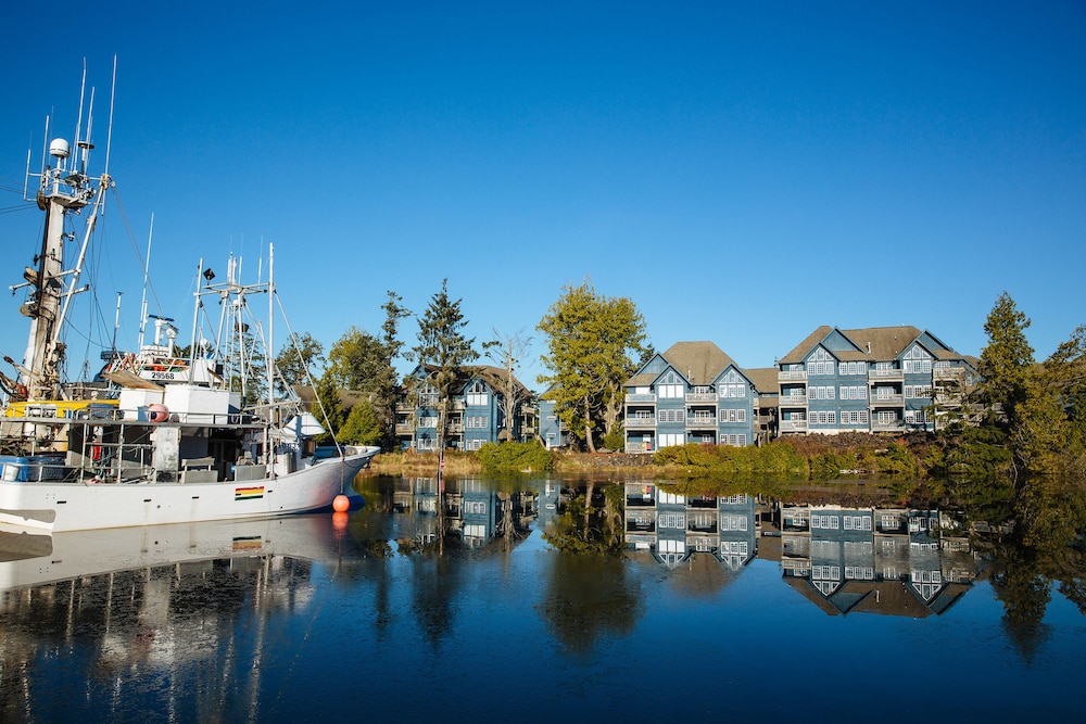 Embarc Ucluelet 33/38