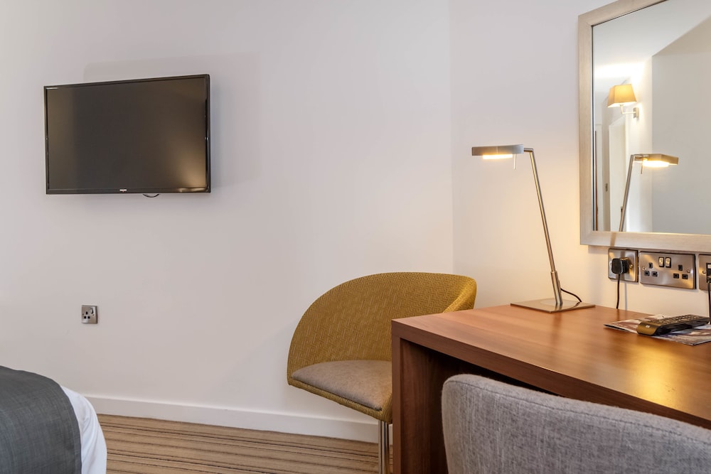 Garner Hotel Preston Samlesbury 30/77