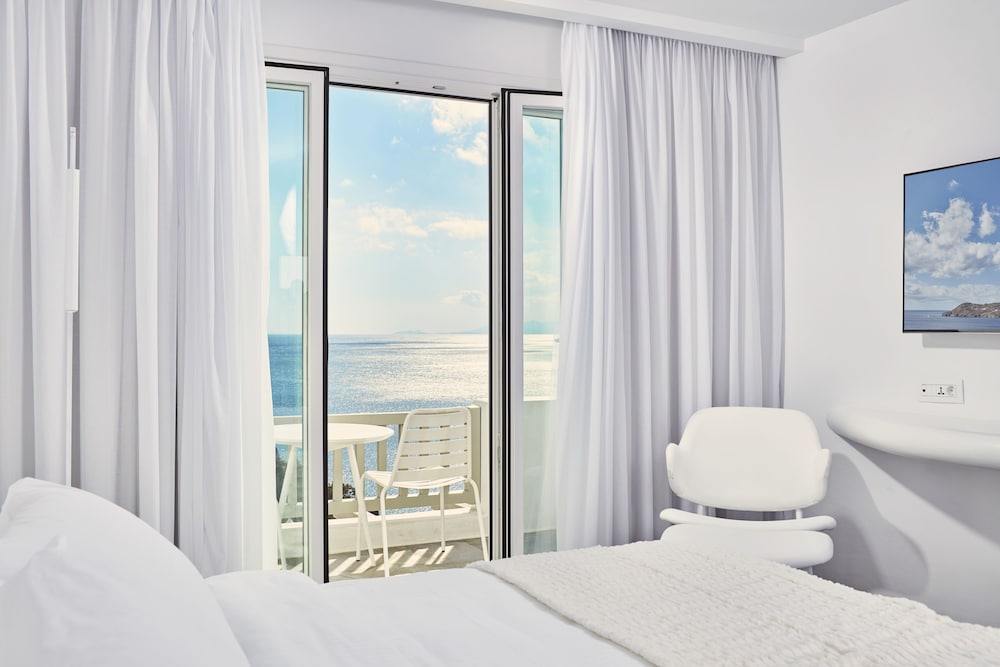 Myconian Imperial - Leading Hotels Of The World 24/70