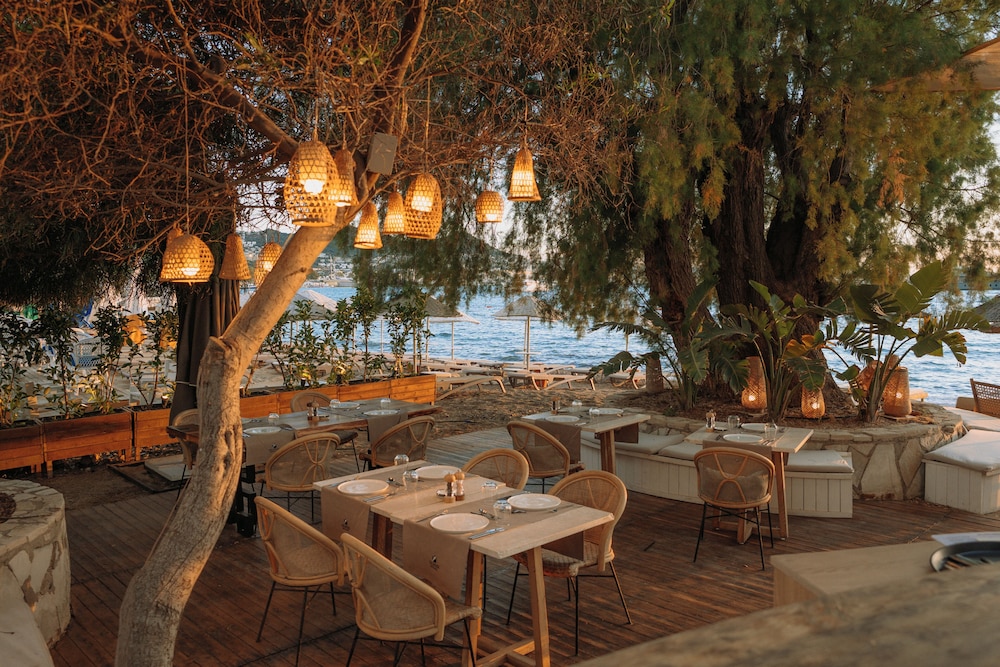 Yalipark Beach Hotel 54/65