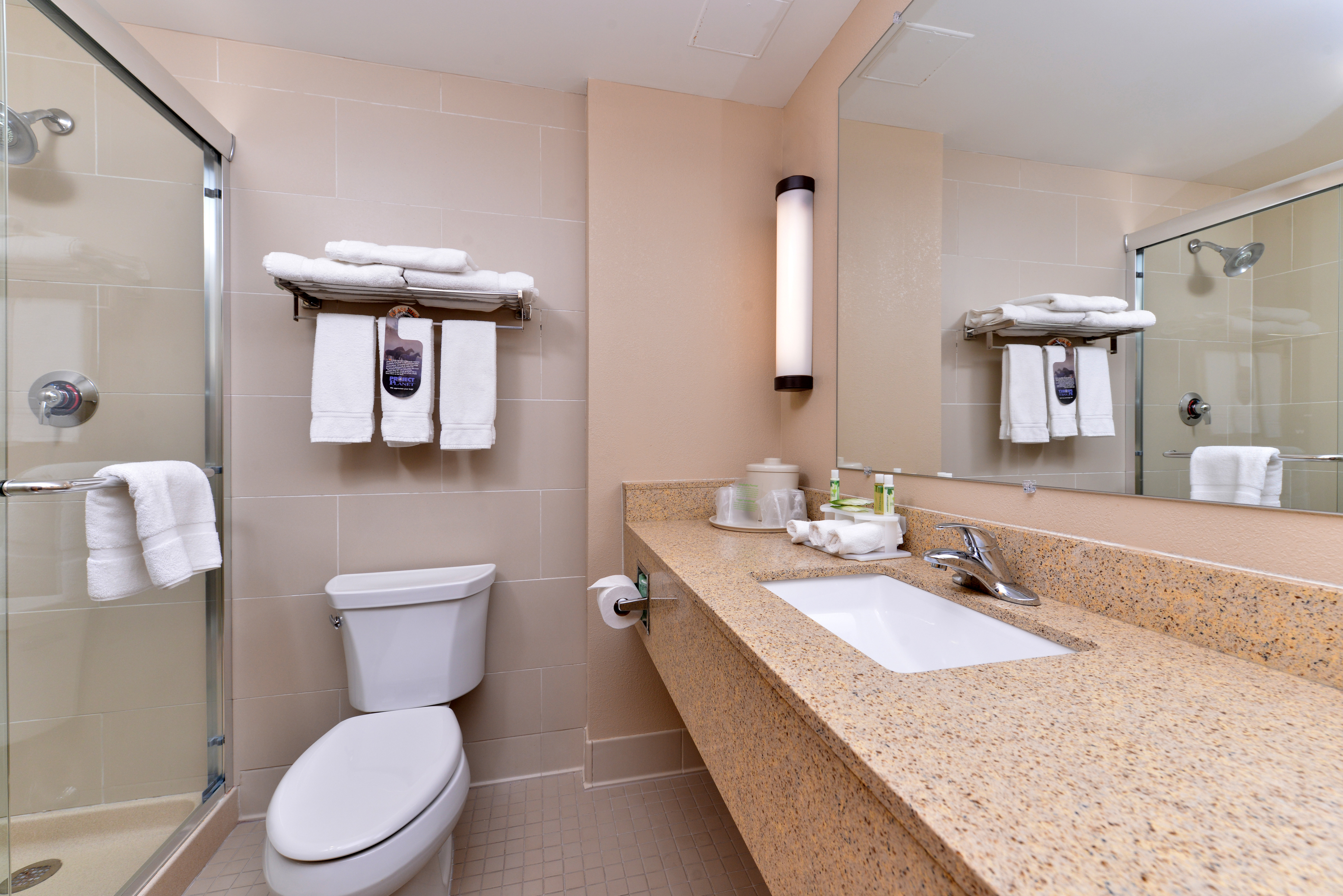 Holiday Inn Express Breezewood 67/67
