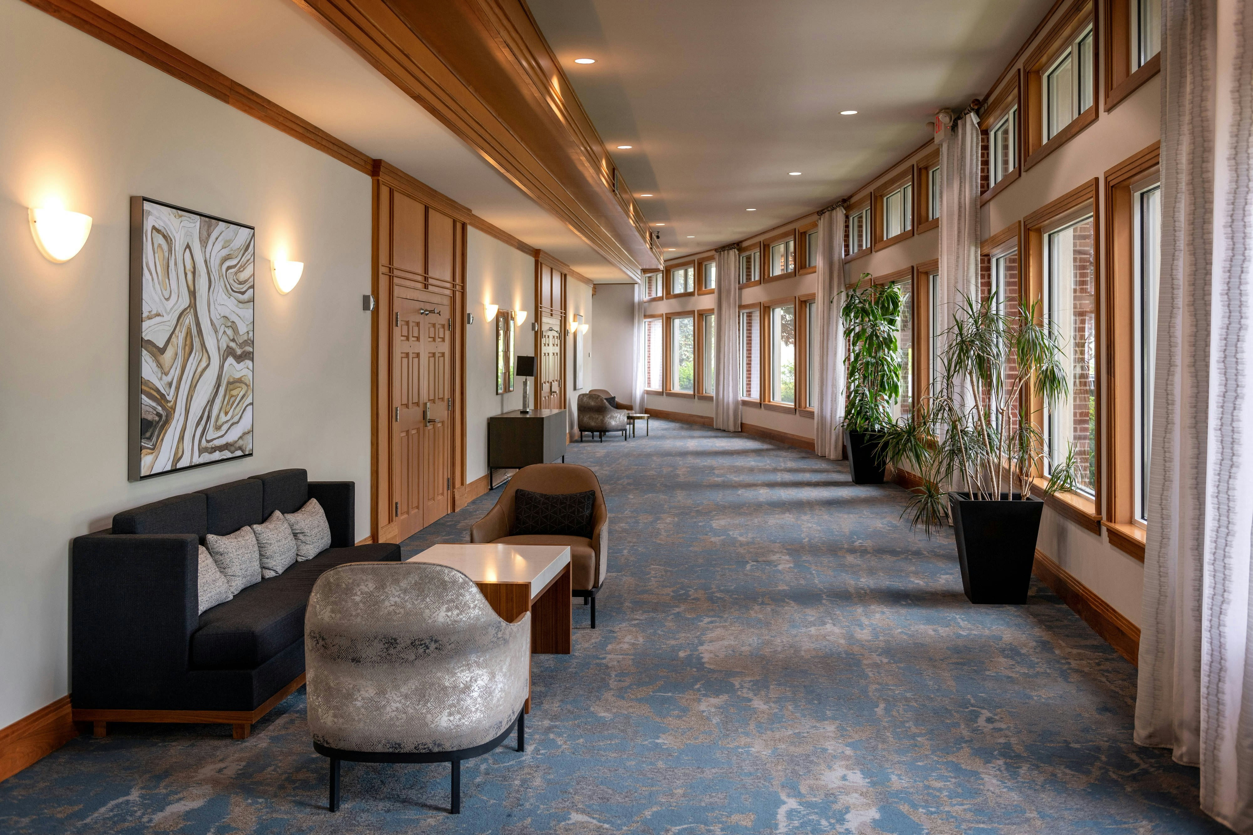 Delta Hotels By Marriott Huntington Mall 11/20