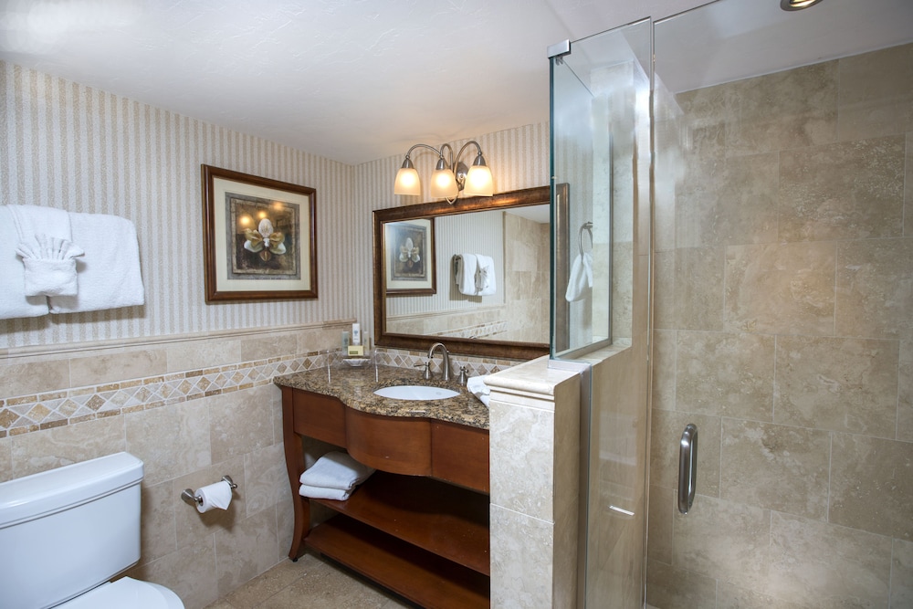 Tween Waters Inn 39/72