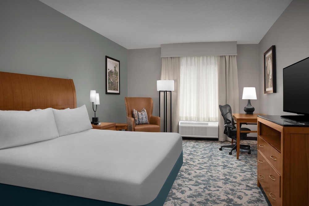 Evolution, King Bed