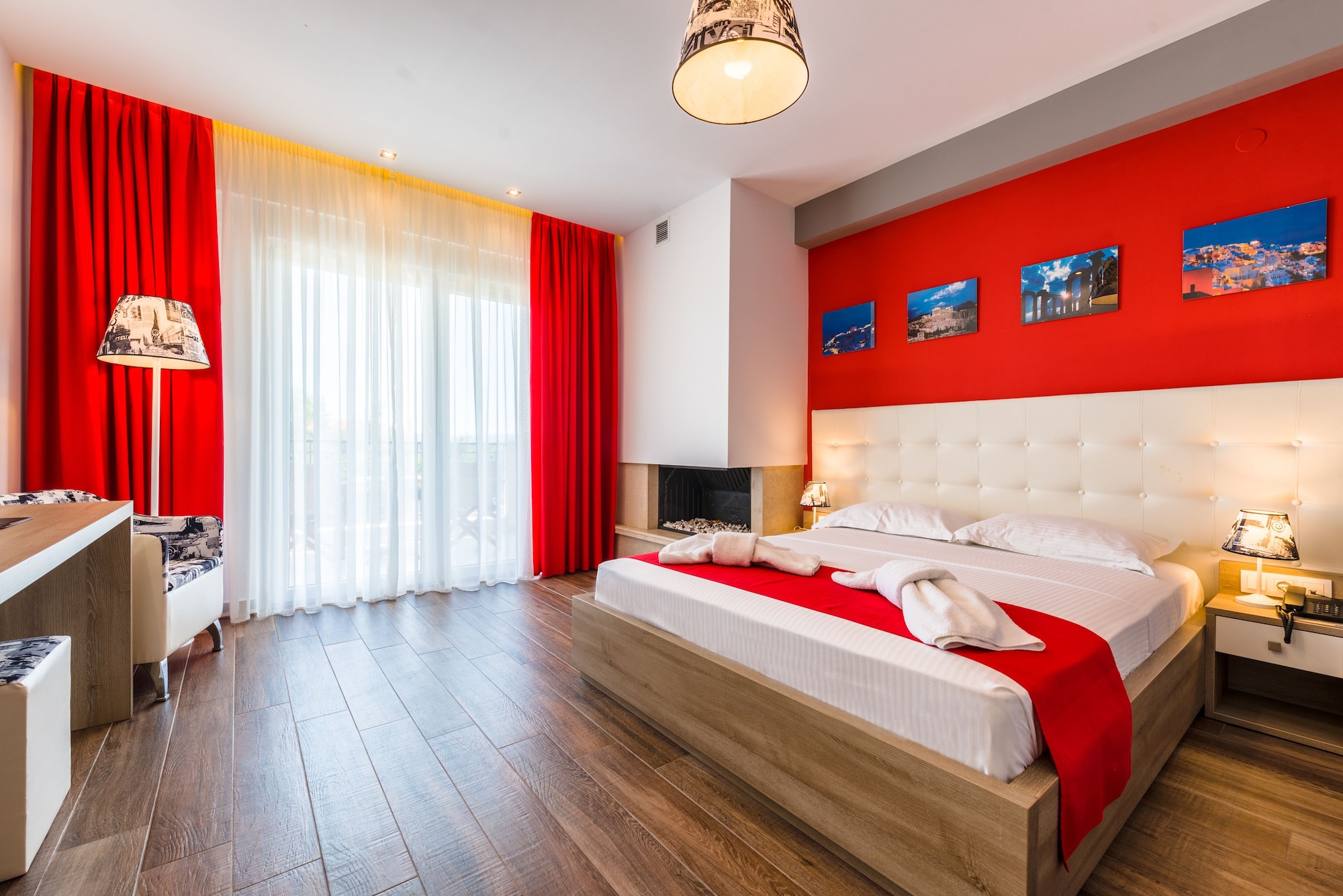 DOUBLE ROOM DELUXE