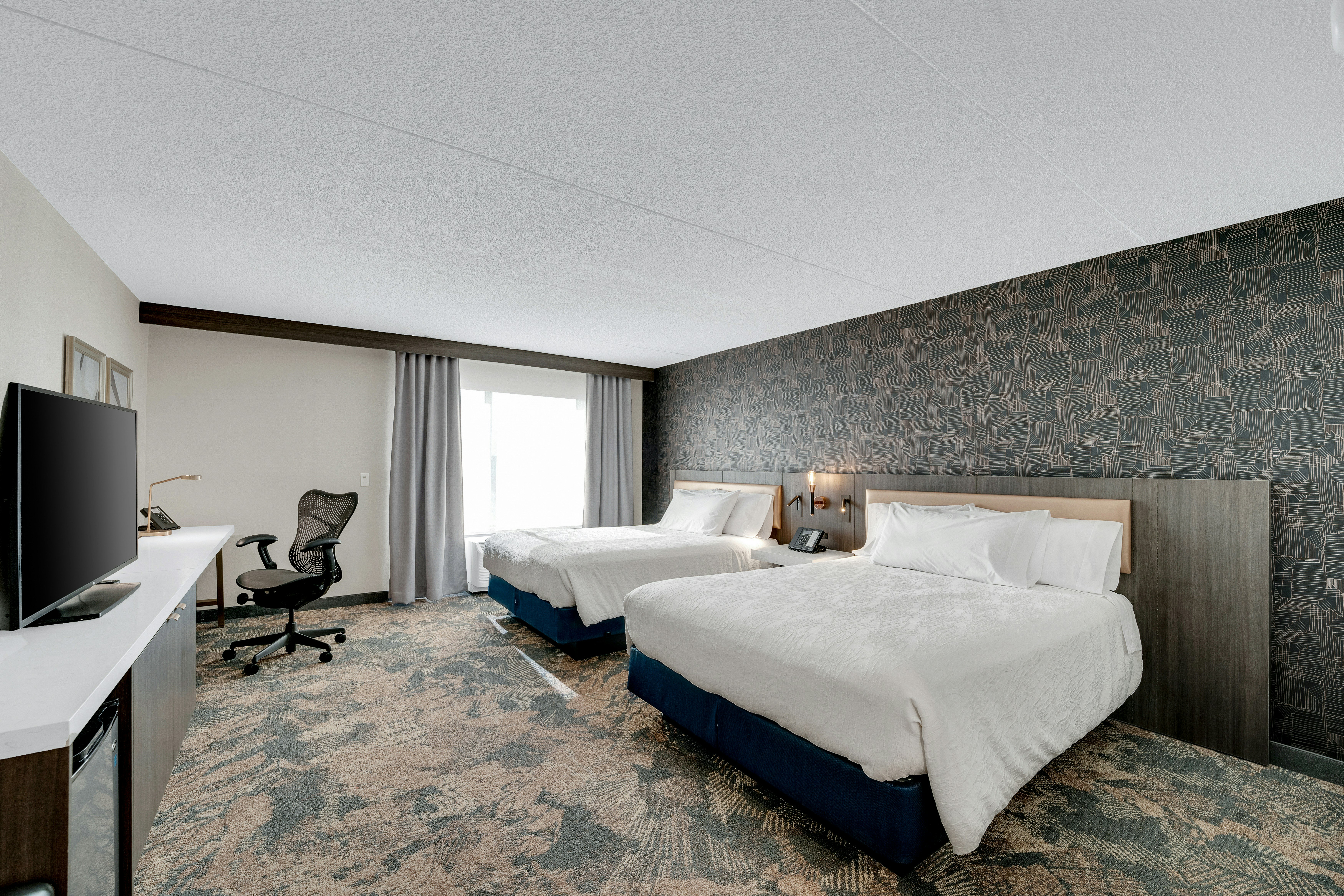 Evolution, 2 Queen Beds, Accessible
