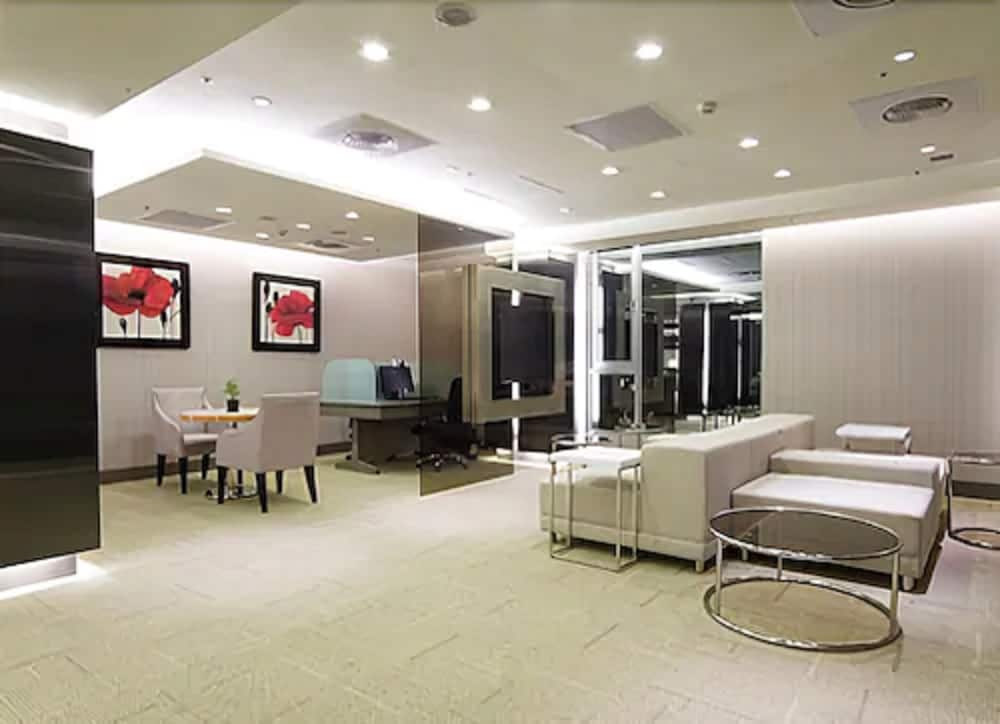 Urban Hotel 33 50/69