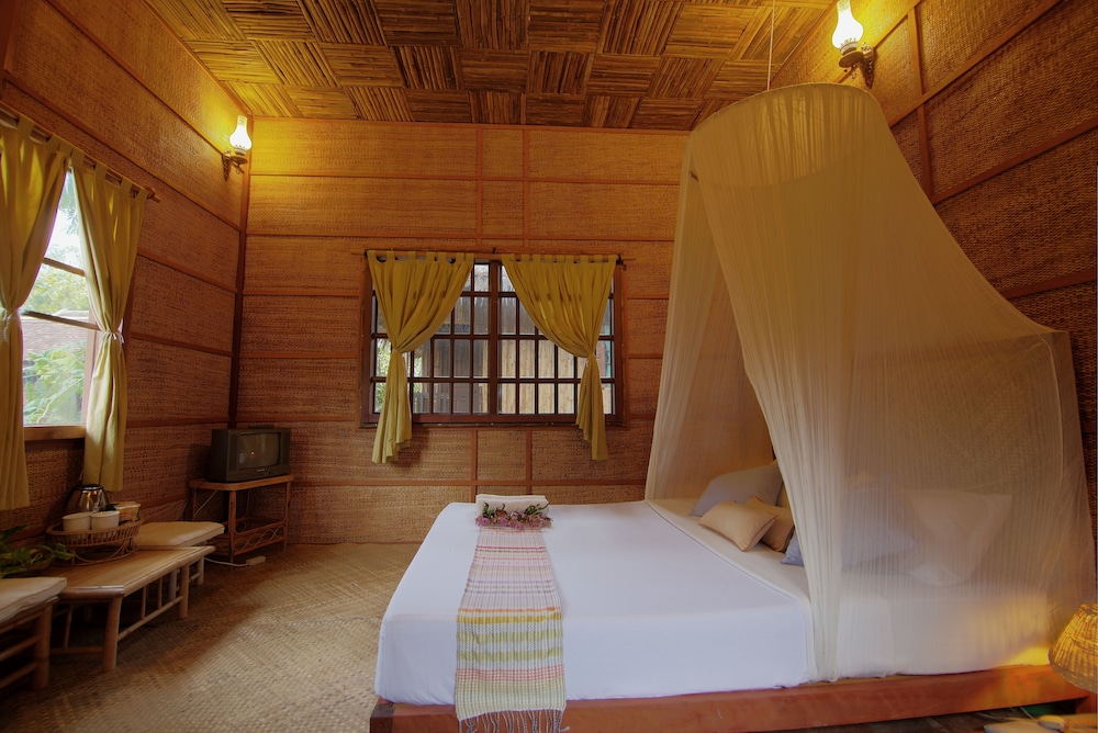 Palm Village Resort Spa 8/50