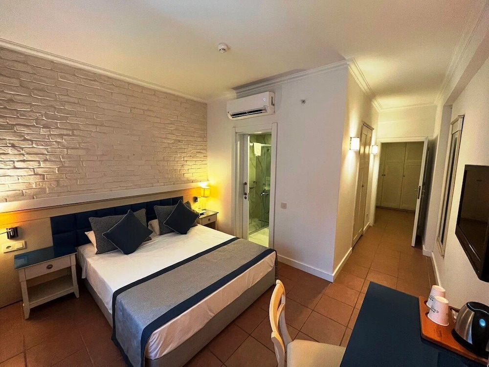 Champion Holiday Village All Inclusive 15/50