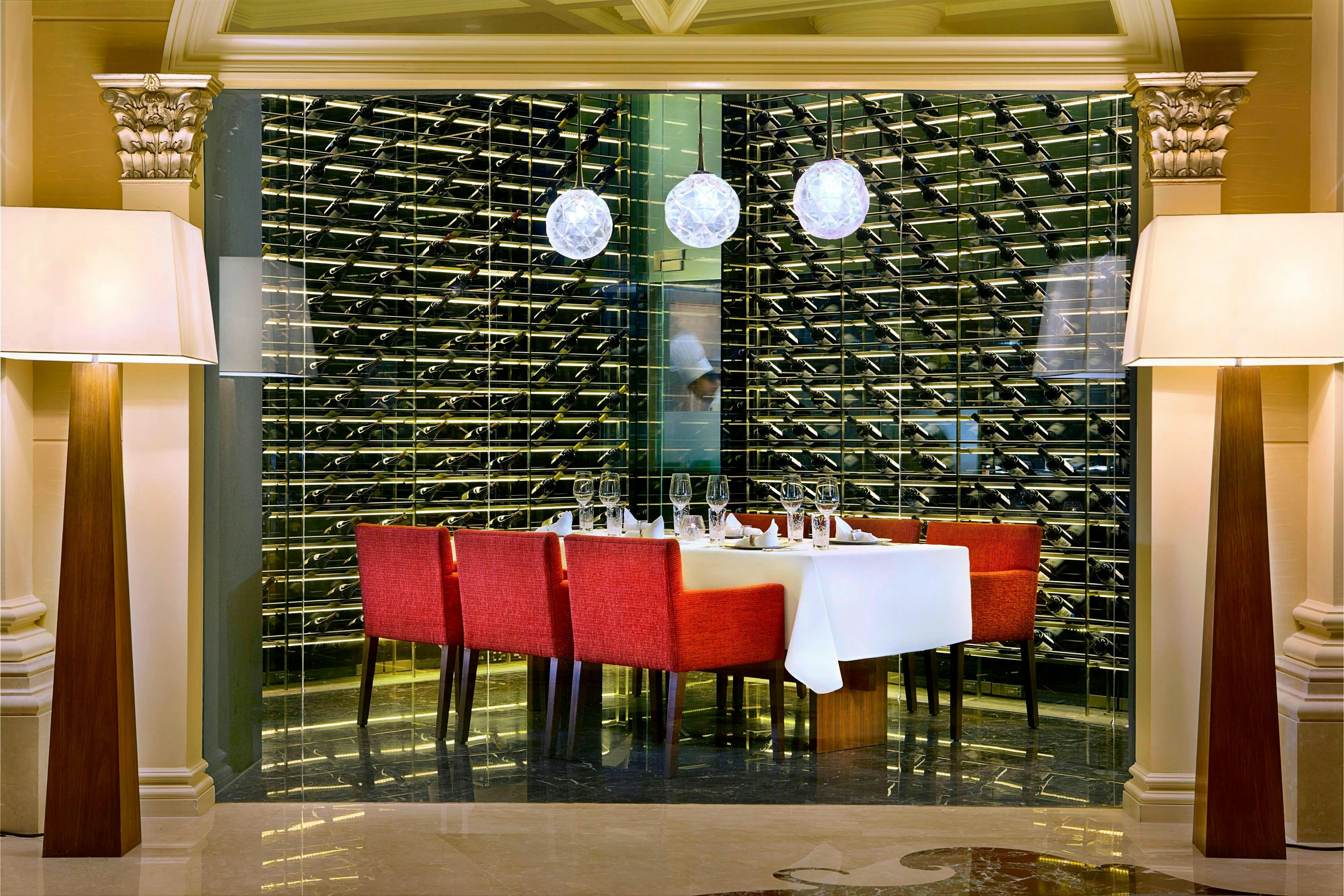 The Ritz Carlton Abu Dhabi Grand Canal 52/63