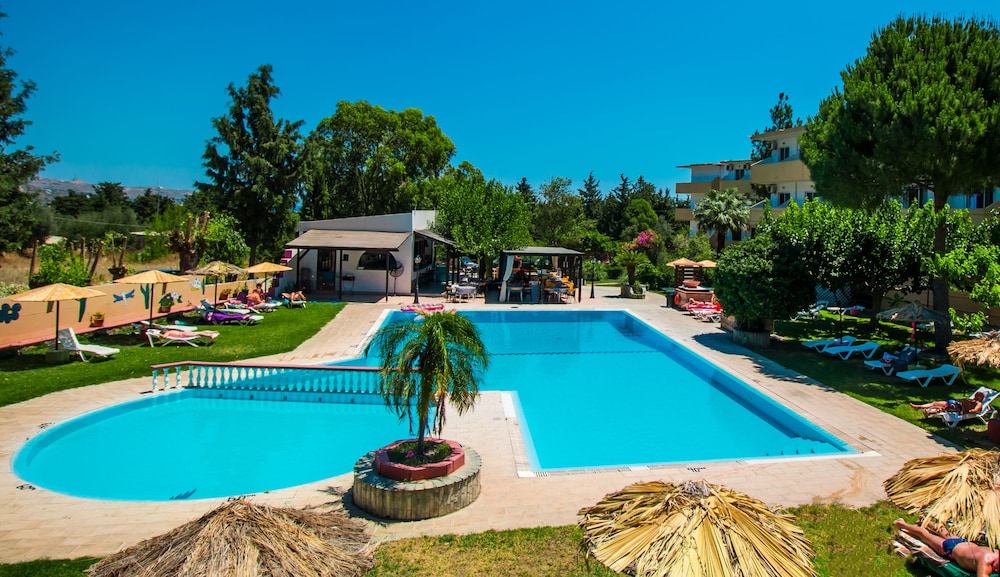 Cabu Hotel Adults Only 40/43