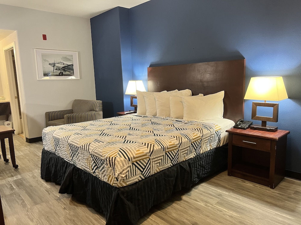 Baymont by Wyndham Ridgecrest 27/49
