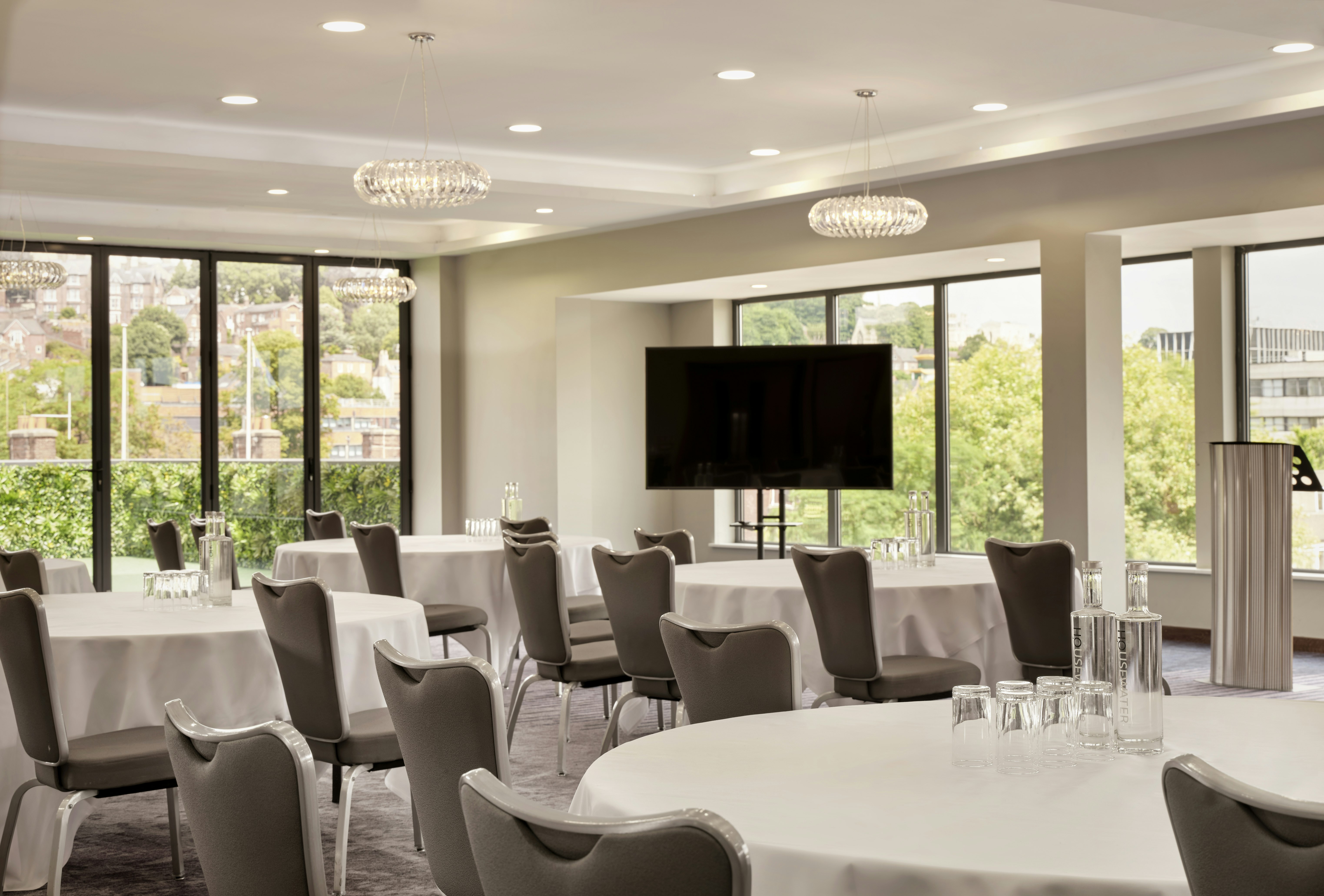 Doubletree By Hilton Lincoln 54/66