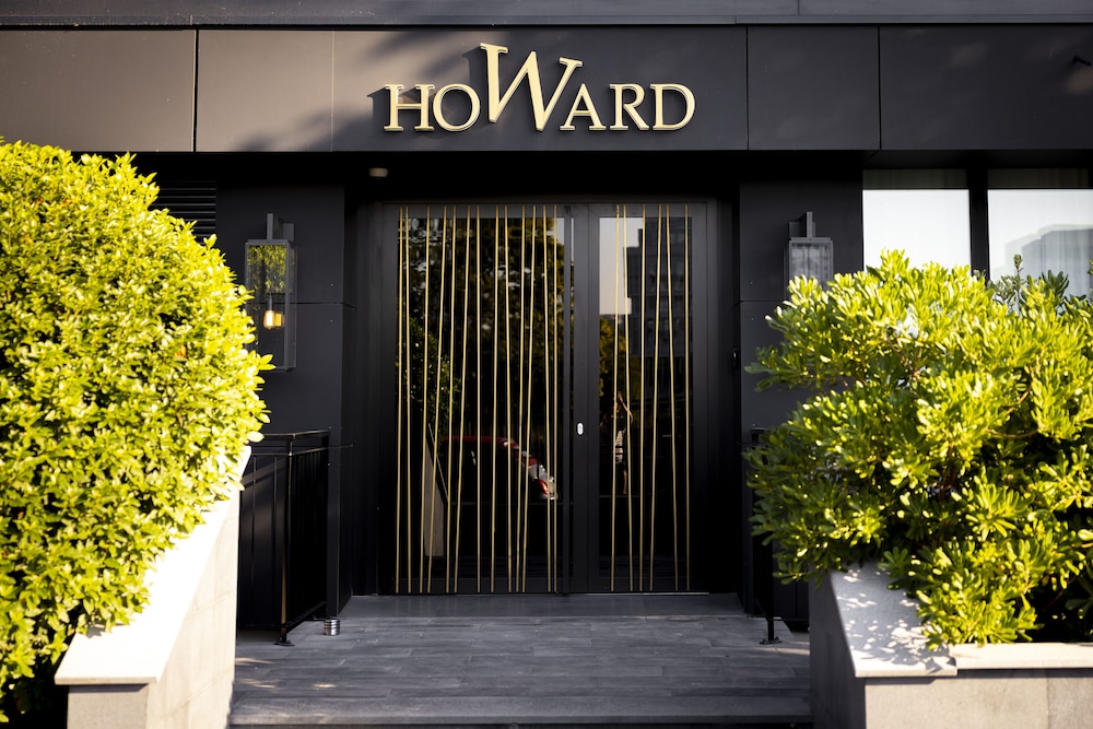 Howard Sur Seine 2/23