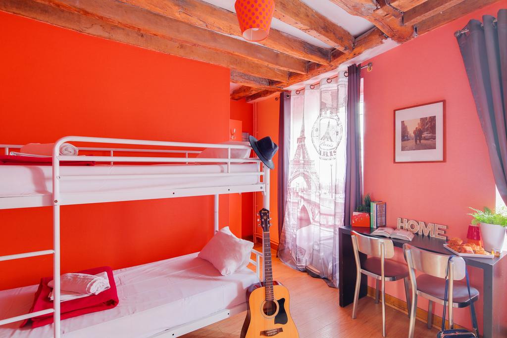 Female Dorm, Female Only
